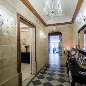 https://bnb-julesys.hotelssaintjulians.com
